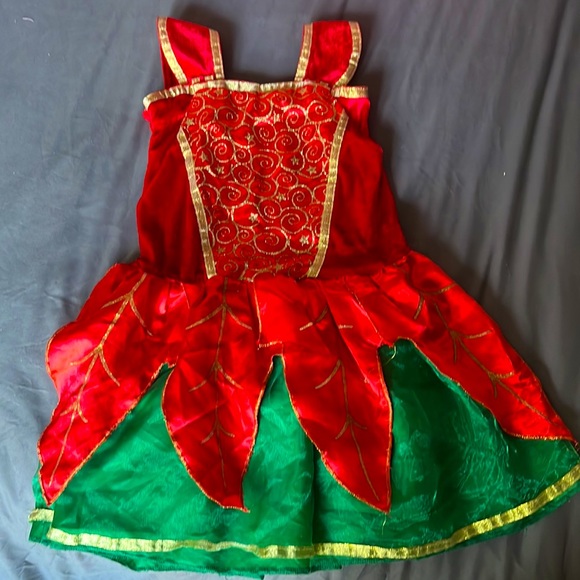 Children’s Fairy Costume with detachable wings and crown. Size 7/8 - Picture 2 of 8